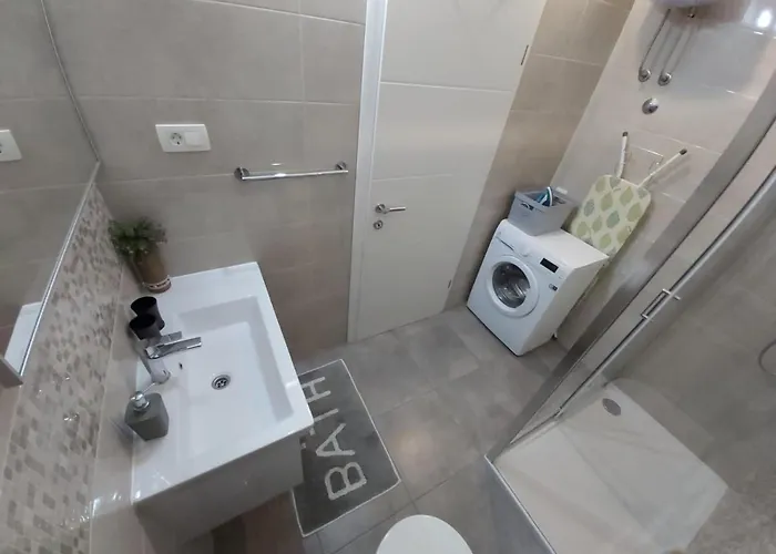 Adriatic Gostinjska kuća 3*